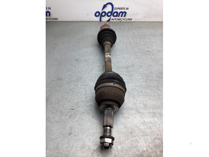 Gebruikte Aandrijfas links-voor Nissan NV 300 1.6 dCi 95 Prijs € 181,50 Inclusief btw aangeboden door Gebr Opdam B.V.