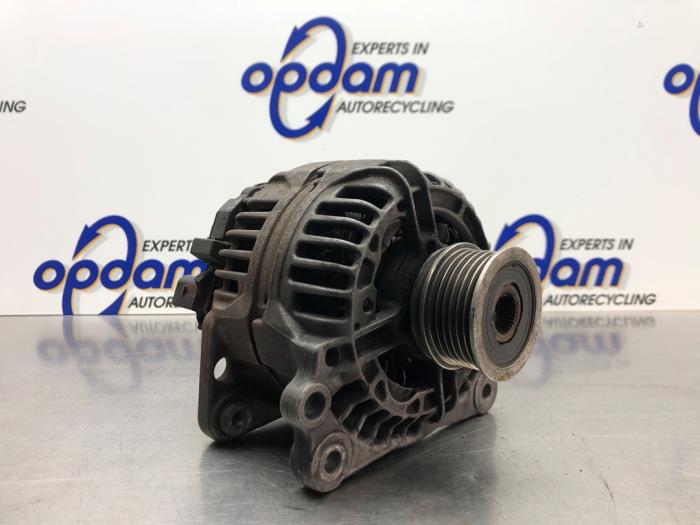 Gebruikte Dynamo Volkswagen Golf V (1K1) 1.4 16V Prijs € 75,00 Margeregeling aangeboden door Gebr Opdam B.V.