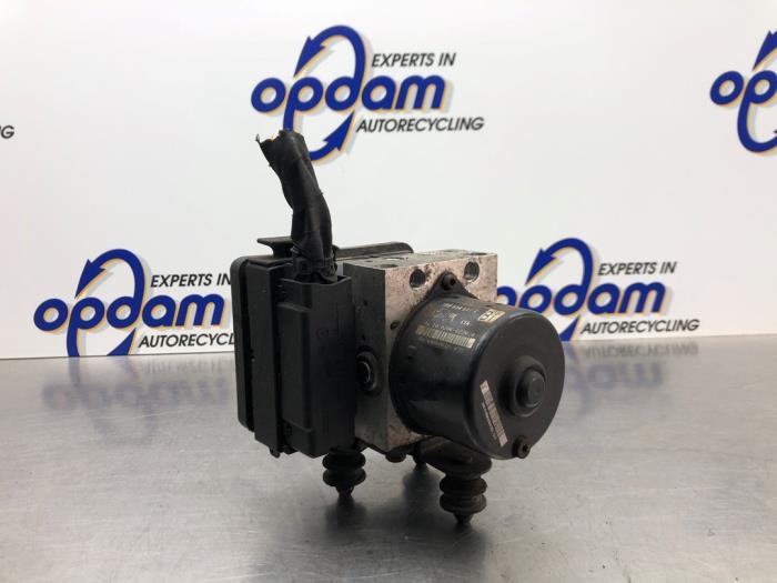 Gebruikte ABS Pomp Volkswagen Golf V (1K1) 1.4 16V Prijs € 100,00 Margeregeling aangeboden door Gebr Opdam B.V.