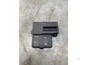 Gebruikte Start/Stop computer Dacia Jogger 1.6 Hybrid 140 16V Prijs € 100,00 Margeregeling aangeboden door Gebr Opdam B.V.