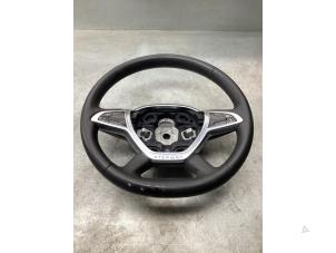 Gebruikte Stuurwiel Dacia Logan MCV II/Sandero Wagon (7S) 1.0 TCe 100 12V Prijs € 100,00 Margeregeling aangeboden door Gebr Opdam B.V.