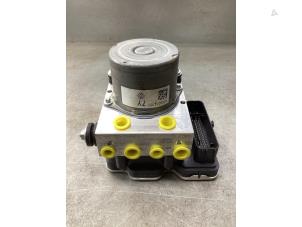 Gebruikte ABS Pomp Dacia Jogger 1.6 Hybrid 140 16V Prijs € 200,00 Margeregeling aangeboden door Gebr Opdam B.V.