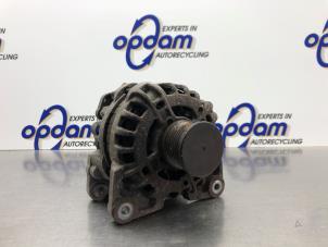 Gebruikte Dynamo Dacia Sandero II 0.9 TCE 12V Prijs € 75,00 Margeregeling aangeboden door Gebr Opdam B.V.