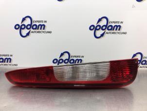 Gebruikte Achterlicht links Ford Focus C-Max 1.6 16V Prijs € 40,00 Margeregeling aangeboden door Gebr Opdam B.V.