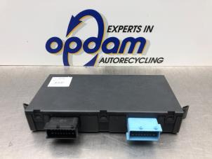 Gebruikte Computer schuifdeur Peugeot 1007 (KM) 1.6 GTI,Gentry 16V Prijs € 150,00 Margeregeling aangeboden door Gebr Opdam B.V.