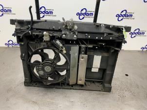 Gebruikte Frontpaneel Peugeot 1007 (KM) 1.6 GTI,Gentry 16V Prijs € 50,00 Margeregeling aangeboden door Gebr Opdam B.V.