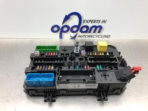 Gebruikte Zekeringkast Opel Astra H (L48) 1.4 16V Twinport Prijs € 100,00 Margeregeling aangeboden door Gebr Opdam B.V.