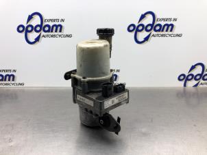 Gebruikte Stuurpomp Dacia Logan MCV (KS) 1.6 MPI 85 Prijs € 250,00 Margeregeling aangeboden door Gebr Opdam B.V.