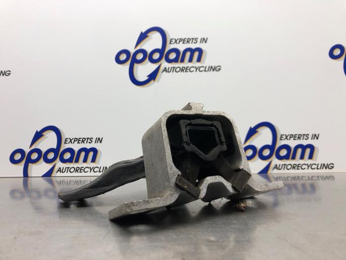 Gebruikte Motorrubber Dacia Logan MCV I (KS) 1.6 MPI 85 Prijs € 40,00 Margeregeling aangeboden door Gebr Opdam B.V.