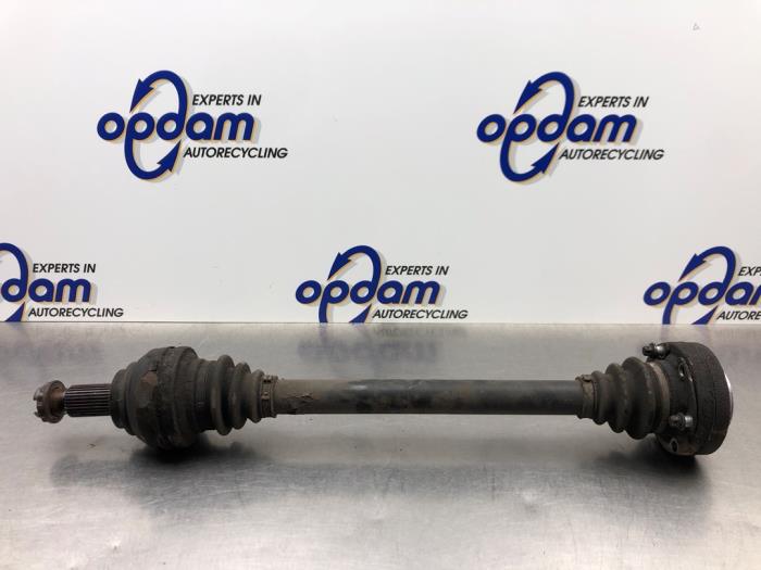 Gebruikte Aandrijfas links-achter BMW 7 serie (E65/E66/E67) 735i,Li 3.6 V8 32V Prijs € 100,00 Margeregeling aangeboden door Gebr Opdam B.V.