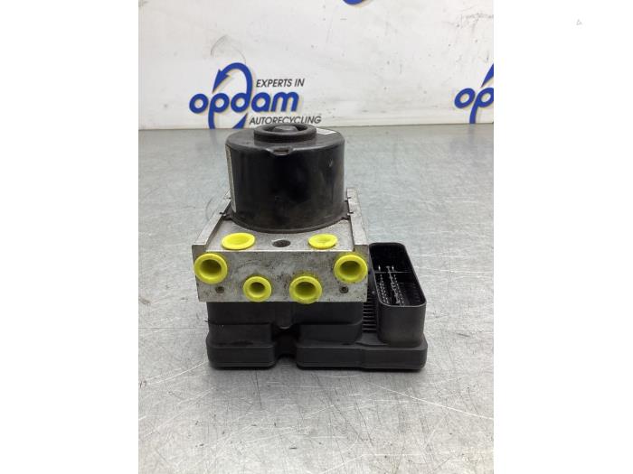 Gebruikte ABS Pomp Ford Transit Connect 1.8 TDCi 90 DPF Prijs € 75,00 Margeregeling aangeboden door Gebr Opdam B.V.