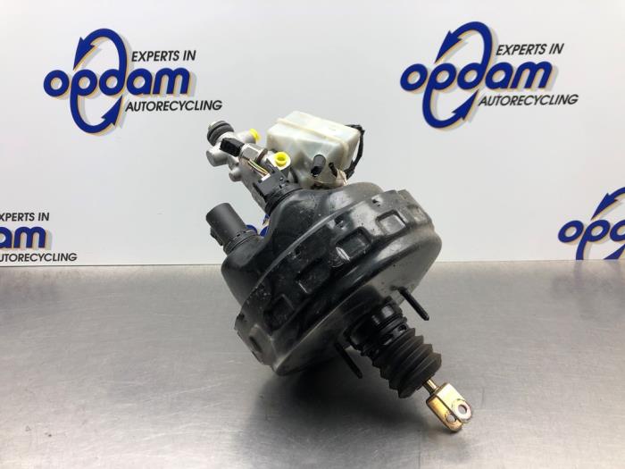 Rembekrachtiger van een Mercedes-Benz C Sportcoupé (C203) 2.3 C-230K 16V 2002