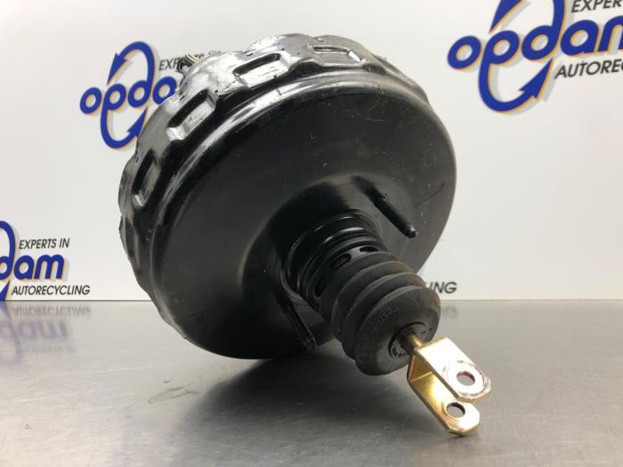 Rembekrachtiger van een Mercedes-Benz C Sportcoupé (C203) 2.3 C-230K 16V 2002