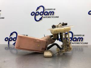 Gebruikte Benzinepomp Nissan Almera (N15) 1.4 LX,GX,S 16V Prijs € 35,00 Margeregeling aangeboden door Gebr Opdam B.V.