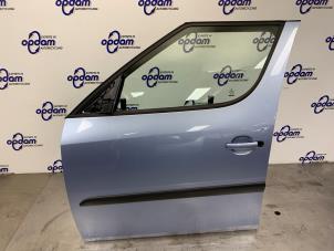 Gebruikte Portier 4Deurs links-voor Skoda Roomster (5J) 1.6 16V Prijs € 150,00 Margeregeling aangeboden door Gebr Opdam B.V.