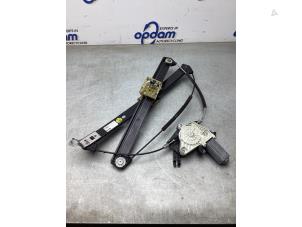 Gebruikte Raammechaniek 4Deurs rechts-voor Audi Q5 (FYB/FYG) 2.0 TFSI 16V Quattro Prijs € 80,00 Margeregeling aangeboden door Gebr Opdam B.V.