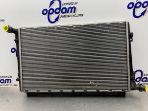 Gebruikte Radiateur Volkswagen Caddy III (2KA,2KH,2CA,2CH) 1.9 TDI Prijs € 50,00 Margeregeling aangeboden door Gebr Opdam B.V.