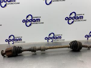 Gebruikte Steekas rechts-voor Mitsubishi Space Star (DG) 1.6 16V Prijs € 50,00 Margeregeling aangeboden door Gebr Opdam B.V.