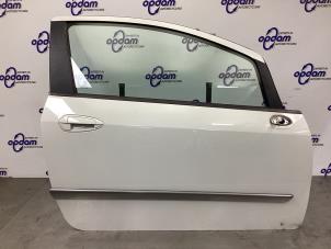 Gebruikte Deur 2Deurs rechts Fiat Punto Evo (199) 1.4 Van Prijs € 100,00 Margeregeling aangeboden door Gebr Opdam B.V.