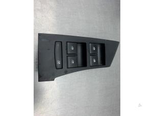 Gebruikte Elektrisch Raam Schakelaar Opel Astra J (PC6/PD6/PE6/PF6) 1.4 Turbo 16V Prijs € 50,00 Margeregeling aangeboden door Gebr Opdam B.V.