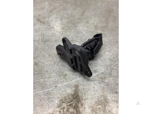 Gebruikte Luchthoeveelheidsmeter Toyota Hilux V/VI 2.4 D4D-F 16V 4x4 Prijs € 60,50 Inclusief btw aangeboden door Gebr Opdam B.V.