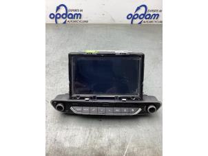 Gebruikte Display Multi Media regelunit Hyundai Ioniq 1.6 GDI 16V Hybrid Prijs € 450,00 Margeregeling aangeboden door Gebr Opdam B.V.