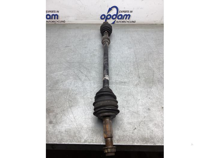 Gebruikte Steekas rechts-voor Toyota Yaris II (P9) 1.3 16V VVT-i Prijs € 40,00 Margeregeling aangeboden door Gebr Opdam B.V.