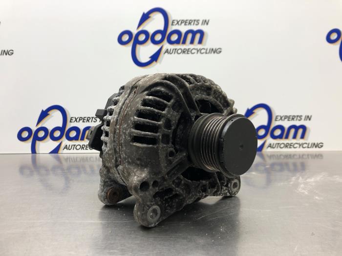 Gebruikte Dynamo Volkswagen Caddy III (2KA,2KH,2CA,2CH) 1.9 TDI Prijs € 60,00 Margeregeling aangeboden door Gebr Opdam B.V.