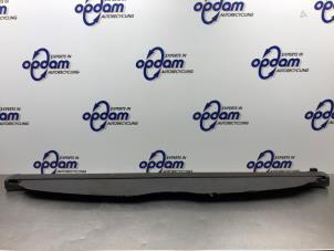 Gebruikte Bagageruimte Dekzeil Volkswagen Sharan (7M8/M9/M6) 2.0 Prijs € 75,00 Margeregeling aangeboden door Gebr Opdam B.V.