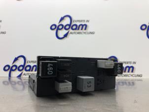 Gebruikte Bodycontrol Module Volkswagen Touran (1T1/T2) 2.0 TDI DPF Prijs € 100,00 Margeregeling aangeboden door Gebr Opdam B.V.