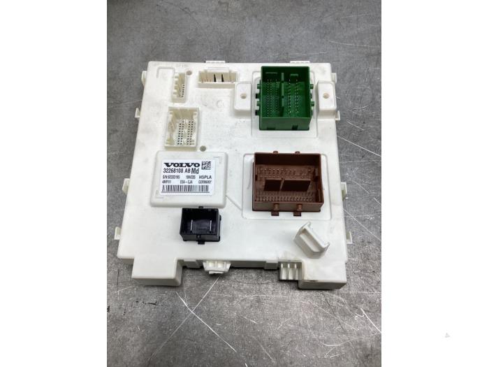 Gebruikte CEM (module) Volvo XC40 (XZ) 1.5 T3 12V Prijs € 150,00 Margeregeling aangeboden door Gebr Opdam B.V.
