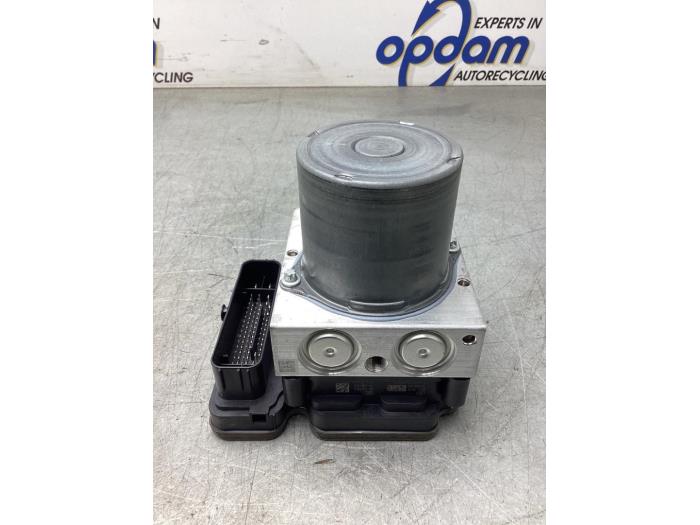 Gebruikte ABS Pomp Volvo XC40 (XZ) 1.5 T3 12V Prijs € 300,00 Margeregeling aangeboden door Gebr Opdam B.V.