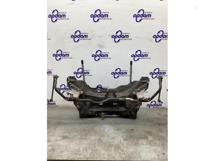 Gebruikte Subframe Renault Talisman Estate (RFDK) 1.5 dCi 110 Prijs € 300,00 Margeregeling aangeboden door Gebr Opdam B.V.