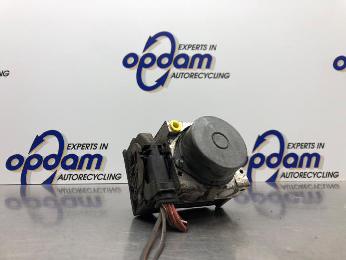 Gebruikte ABS Pomp Renault Megane II (BM/CM) 1.6 16V Prijs € 150,00 Margeregeling aangeboden door Gebr Opdam B.V.