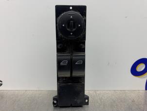 Gebruikte Raam schakelaar elektrisch Ford Focus C-Max 1.8 16V Prijs € 40,00 Margeregeling aangeboden door Gebr Opdam B.V.