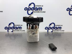 Gebruikte Benzinepomp Ford Fiesta 6 (JA8) 1.25 16V Prijs € 50,00 Margeregeling aangeboden door Gebr Opdam B.V.