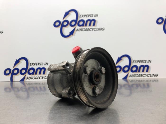 Gebruikte Pomp Servo Fiat Fiorino (225) 1.3 JTD 16V Multijet Prijs € 75,00 Margeregeling aangeboden door Gebr Opdam B.V.
