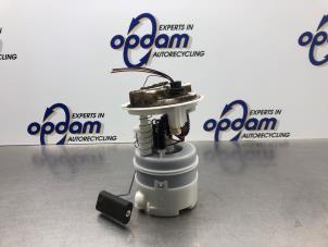 Gebruikte Benzinepomp Dacia Logan MCV (KS) 1.6 MPI 85 Prijs € 75,00 Margeregeling aangeboden door Gebr Opdam B.V.