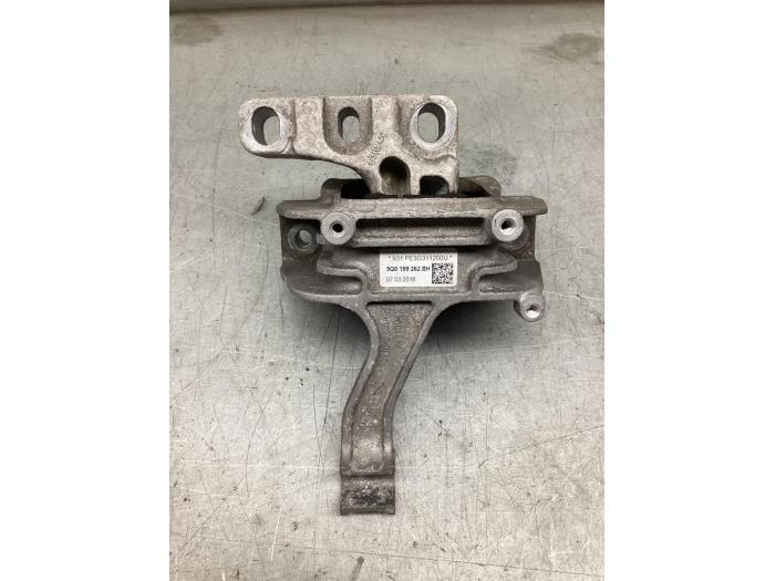 Gebruikte Motorrubber Volkswagen Passat Variant (3G5) 1.6 TDI 16V Prijs € 25,00 Margeregeling aangeboden door Gebr Opdam B.V.