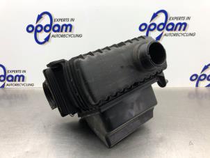 Gebruikte Luchtfilterhuis Alfa Romeo GT (937) 2.0 JTS 16V Prijs € 60,00 Margeregeling aangeboden door Gebr Opdam B.V.