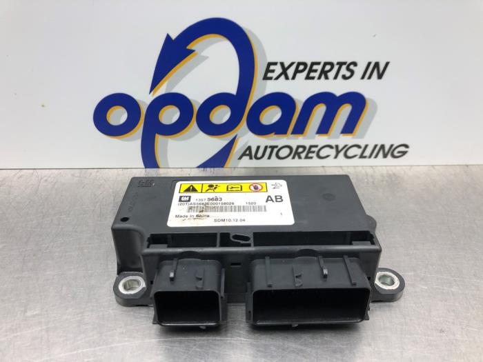 Gebruikte Airbag Module Opel Astra J (PC6/PD6/PE6/PF6) 1.4 Turbo 16V Prijs € 75,00 Margeregeling aangeboden door Gebr Opdam B.V.