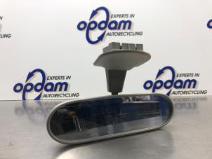 Gebruikte Spiegel binnen Opel Agila (B) 1.2 16V Prijs € 25,00 Margeregeling aangeboden door Gebr Opdam B.V.