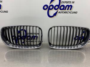 Gebruikte Grille BMW 1 serie (E88) 120i 16V Prijs € 60,00 Margeregeling aangeboden door Gebr Opdam B.V.