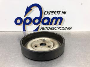 Gebruikte Poelie Waterpomp Peugeot 308 SW (4E/H) 1.6 VTI 16V Prijs € 25,00 Margeregeling aangeboden door Gebr Opdam B.V.