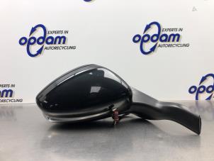 Gebruikte Buitenspiegel rechts Peugeot 208 I (CA/CC/CK/CL) 1.2 Vti 12V PureTech 82 Prijs € 125,00 Margeregeling aangeboden door Gebr Opdam B.V.