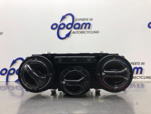Gebruikte Chaufage Bedieningspaneel Peugeot 208 I (CA/CC/CK/CL) 1.2 Vti 12V PureTech 82 Prijs € 75,00 Margeregeling aangeboden door Gebr Opdam B.V.