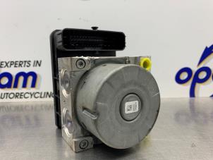 Gebruikte ABS Pomp Audi A3 Sportback (8VA/8VF) 1.0 TFSI 12V Prijs € 175,00 Margeregeling aangeboden door Gebr Opdam B.V.