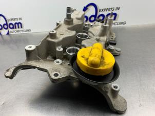 Gebruikte Kleppendeksel Renault Captur (2R) 0.9 Energy TCE 12V Prijs € 40,00 Margeregeling aangeboden door Gebr Opdam B.V.