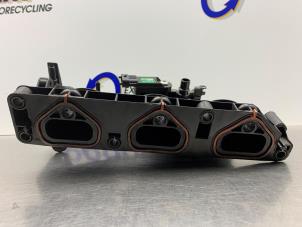 Gebruikte Spruitstuk Inlaat Renault Captur (2R) 0.9 Energy TCE 12V Prijs € 65,00 Margeregeling aangeboden door Gebr Opdam B.V.