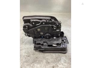 Gebruikte Deurslot Mechaniek 4Deurs links-voor BMW X1 (F48) sDrive 20i 2.0 16V Twin Power Turbo Prijs € 45,00 Margeregeling aangeboden door Gebr Opdam B.V.